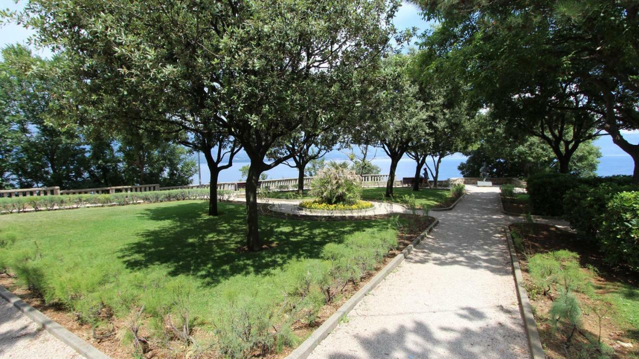 Apartment Palazzo Sare Vrbnik